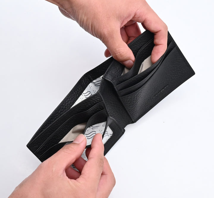 クムメアレザー二つ折り財布